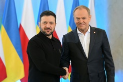 Le président ukrainien Volodymyr Zelensky (g) et le Premier ministre polonais Donald Tusk, le 15 janvier 2025 à Varsovie - © AFP - Sergei GAPON